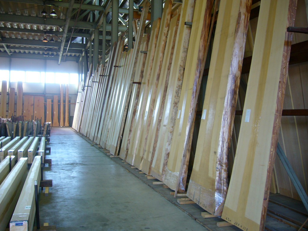 桧カウンター材コーナー